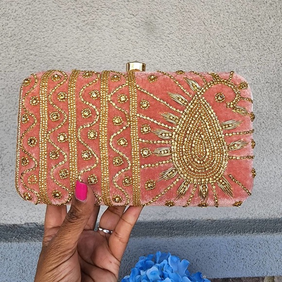 NWT Pink velvet clutch with gold zardozi, beads and sequins embroidery. - Picture 3 of 10